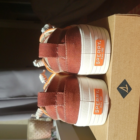 NIB Sunset crest vibe platform sneakers - Picture 11 of 15